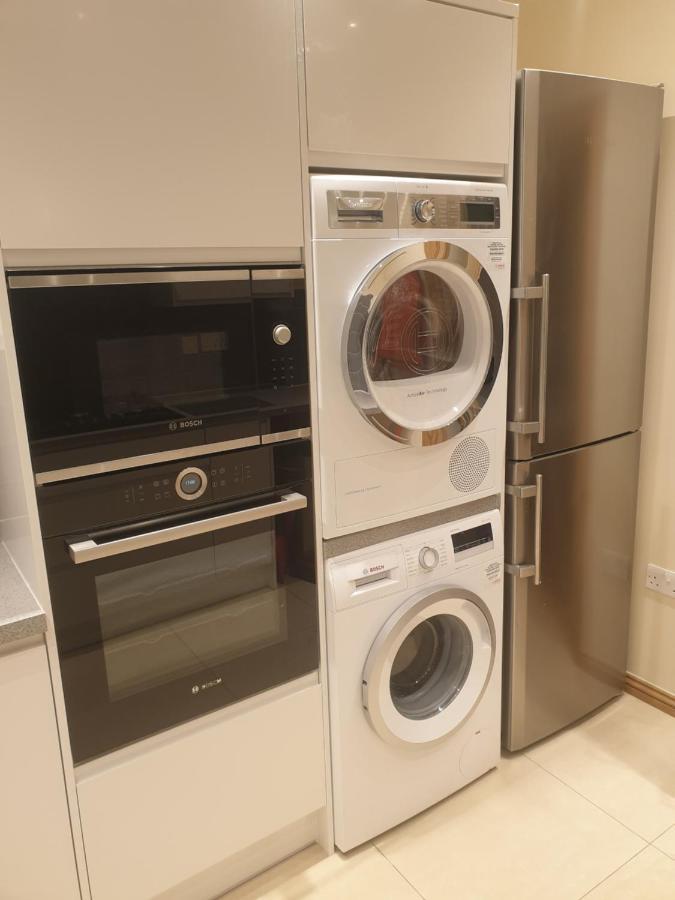 London Luxury 3 Bedroom 2 Bathrooms Flat 1 Min To Redbridge Station Free Parking & Wifi Wanstead Экстерьер фото
