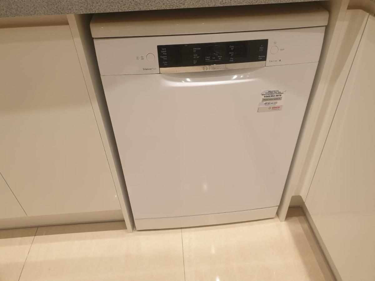 London Luxury 3 Bedroom 2 Bathrooms Flat 1 Min To Redbridge Station Free Parking & Wifi Wanstead Экстерьер фото