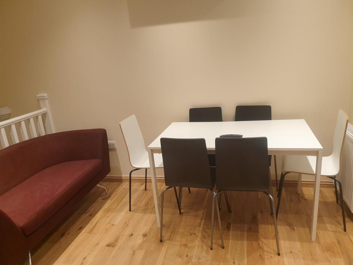London Luxury 3 Bedroom 2 Bathrooms Flat 1 Min To Redbridge Station Free Parking & Wifi Wanstead Экстерьер фото
